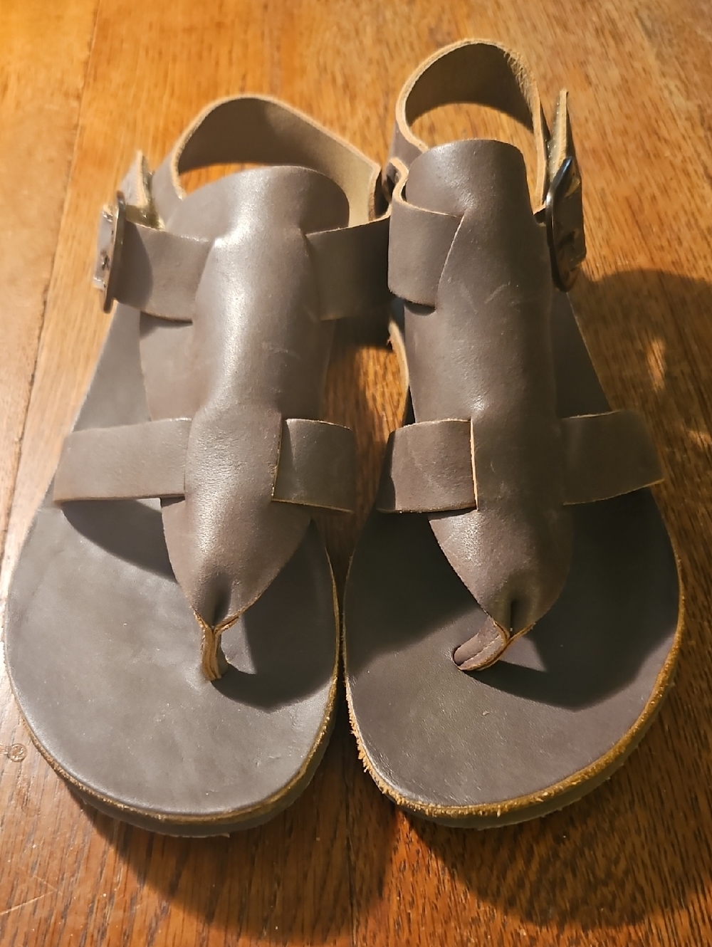 Brown Leather Toe-Loop Sandals